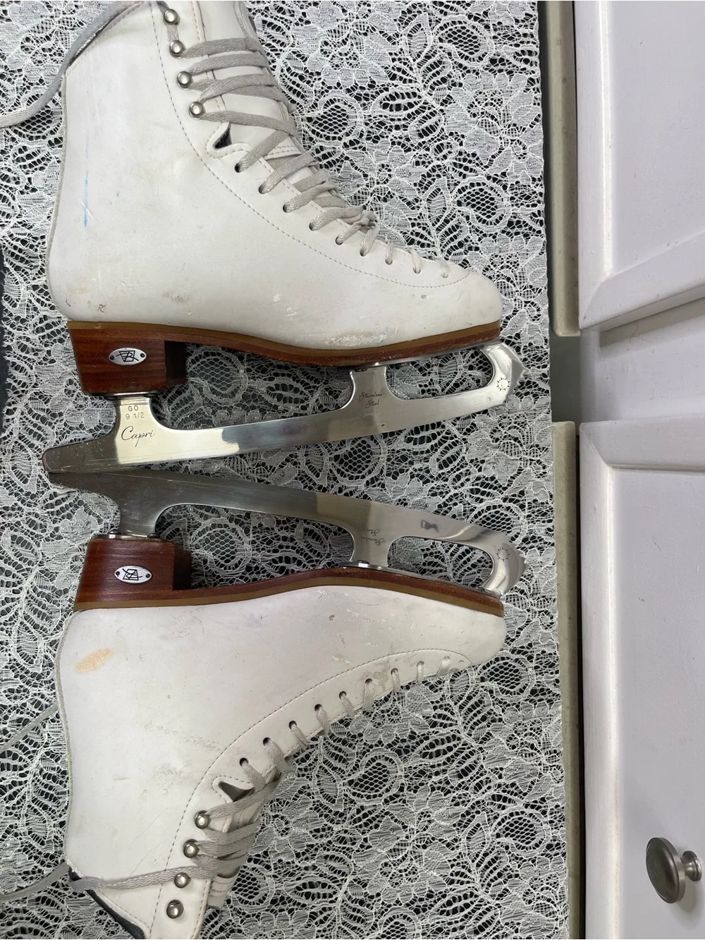 Riedell 223 Stride White Figure Skates Size 4.5 M Wilson Excel Blades US Made